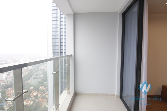 Wonderful four bedrooms apartment for rent in Vinhome Metropolis, Ba Dinh district, Ha Noi 